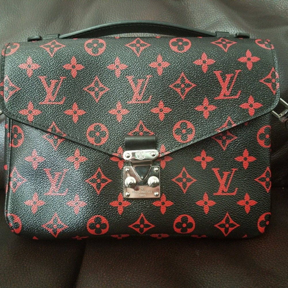 Louis Vuitton infrarouge pochette metis MINT!